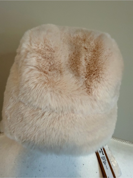 SKIMS Faux Fur Trapper Hat Cream Egret Winter Cozy Soft Plush One Size NWT